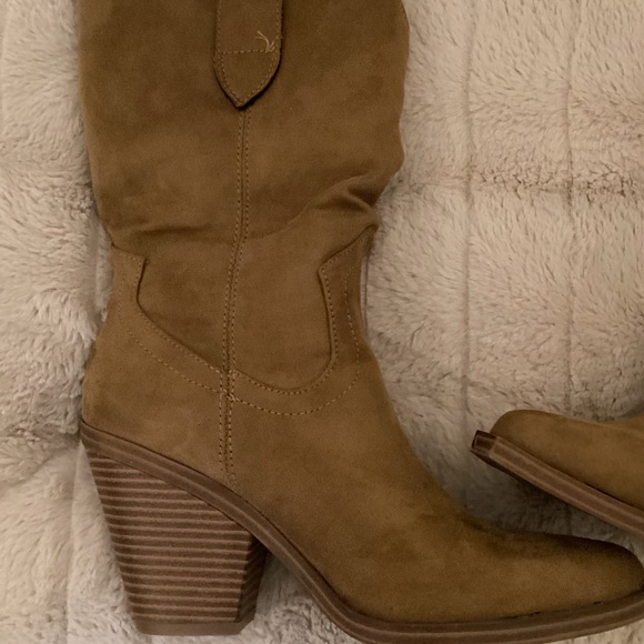 🤎suede like boot 👢 - Picture 2 of 9